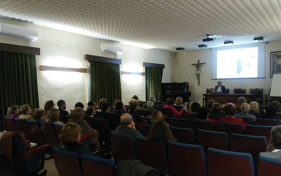 Más de cuarenta personas participan en el retiro de Cuaresma de la parroquia