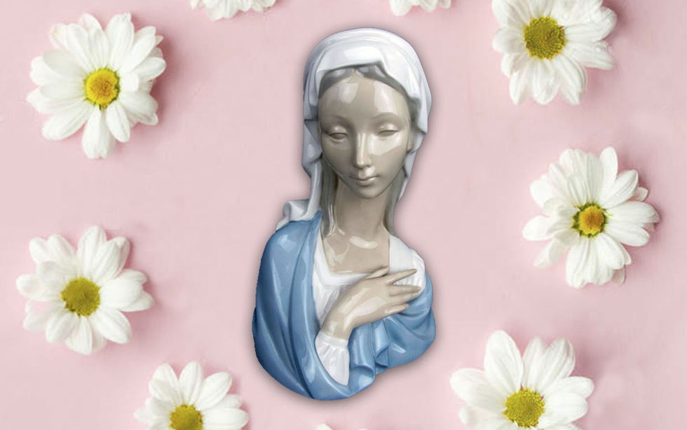 En tiempos de coronavirus, cada día una corona para la Virgen