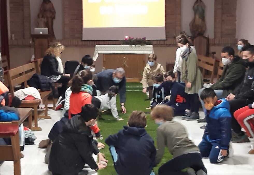 Los chicos de catequesis y sus familias han participado durante toda la semana pasada en las celebraciones de Adviento